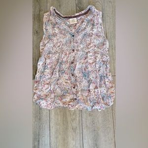 Knox Rose adorable sleeveless knit blouse. Cute button front detail.